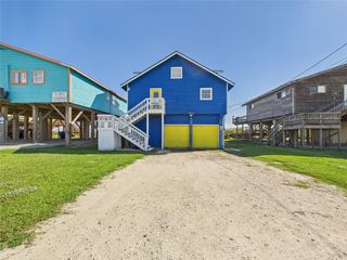 1654 Sandpebble Place, Surfside Beach, TX 77541