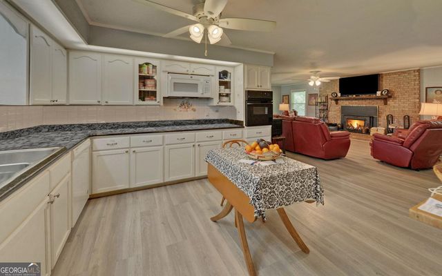 1398 Cleveland Mill Road, Hartwell, GA 30643