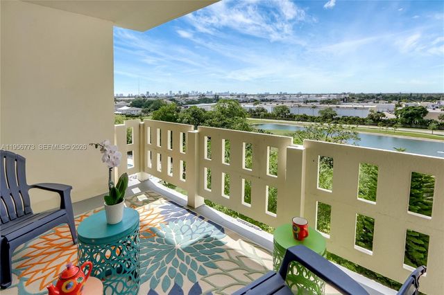 4330 Hillcrest Dr 807 807, Hollywood, FL 33021