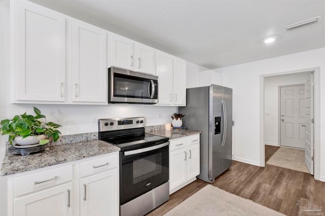 3869 James Stovall St, Pensacola, FL 32526