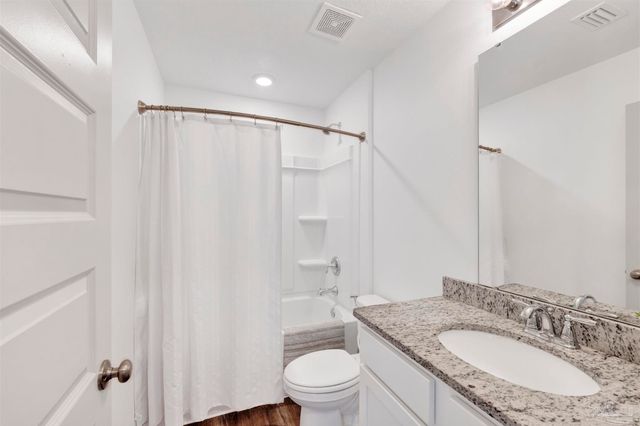 3869 James Stovall St, Pensacola, FL 32526