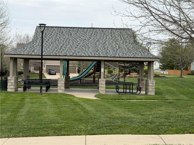 4708 Park Lane, Leavenworth, KS 66048