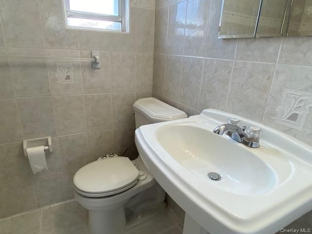 73-23 255th Street G-2, Glen Oaks, NY 11004