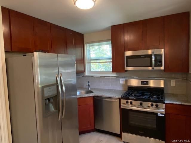 73-23 255th Street G-2, Glen Oaks, NY 11004