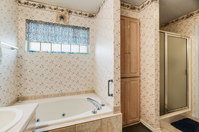 570 N Center, Blossom, TX 75416