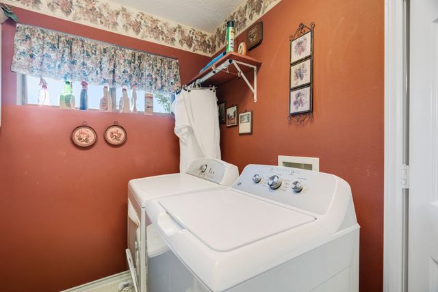570 N Center, Blossom, TX 75416
