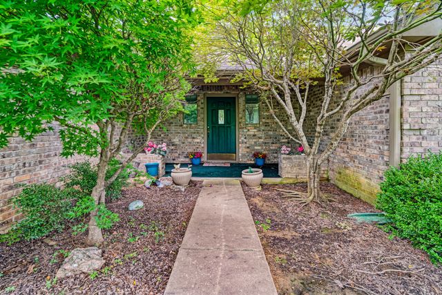 570 N Center, Blossom, TX 75416