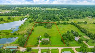570 N Center, Blossom, TX 75416