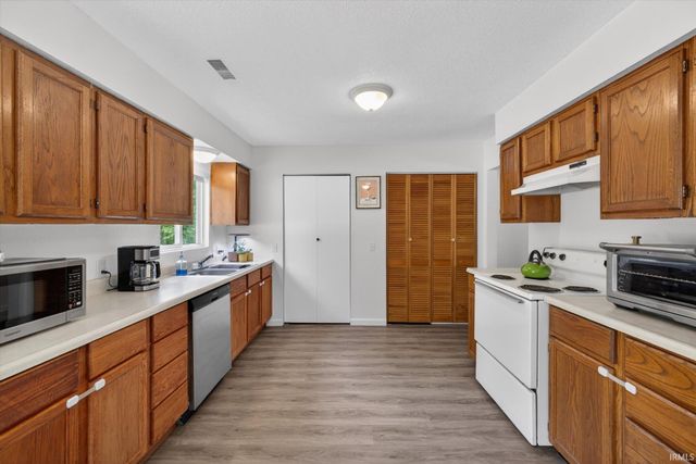1012 W Acres Drive, Spencer, IN 47460