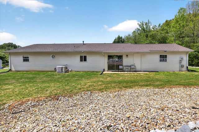 1012 W Acres Drive, Spencer, IN 47460
