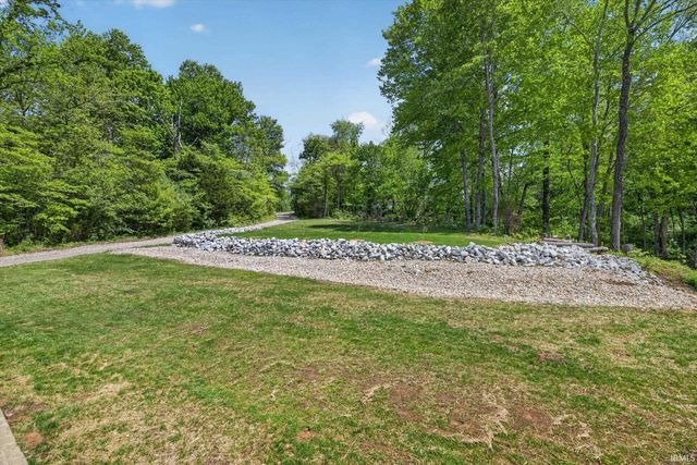 1012 W Acres Drive, Spencer, IN 47460