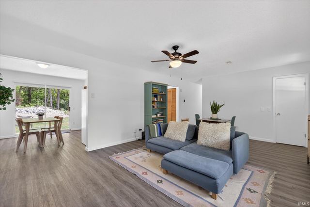 1012 W Acres Drive, Spencer, IN 47460