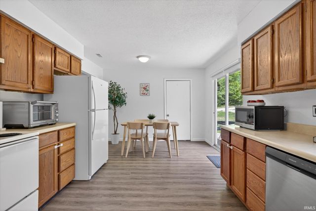 1012 W Acres Drive, Spencer, IN 47460