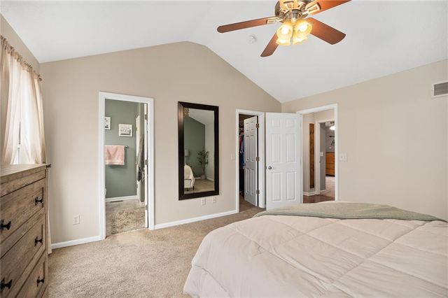 5008 University Avenue, St Joseph, MO 64503