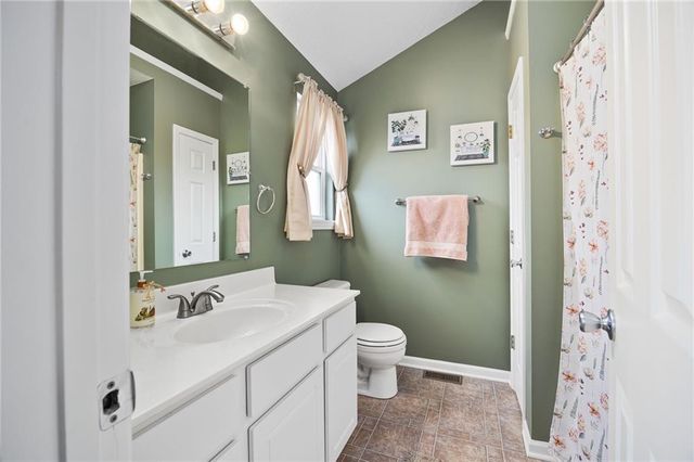 5008 University Avenue, St Joseph, MO 64503