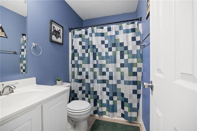 5008 University Avenue, St Joseph, MO 64503