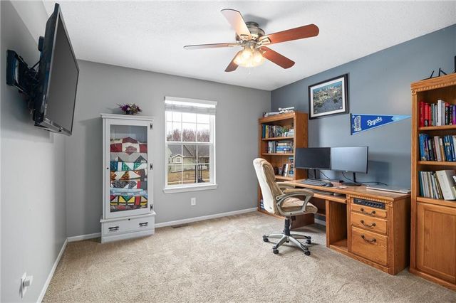 5008 University Avenue, St Joseph, MO 64503