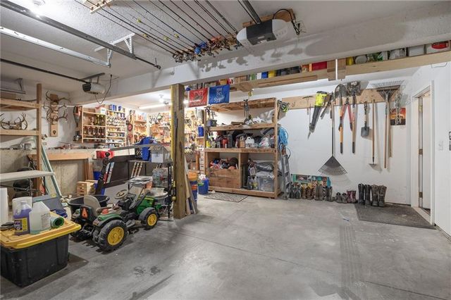 5008 University Avenue, St Joseph, MO 64503