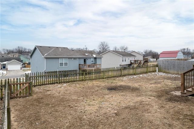 5008 University Avenue, St Joseph, MO 64503