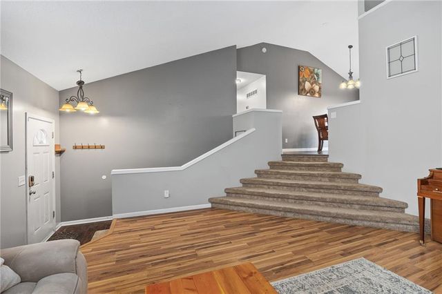 5008 University Avenue, St Joseph, MO 64503