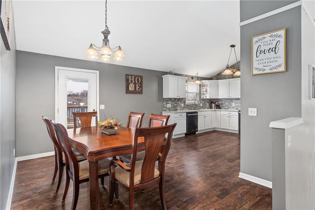 5008 University Avenue, St Joseph, MO 64503