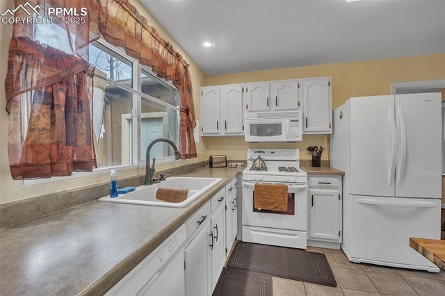 2325 Revere Lane, Colorado Springs, CO 80907