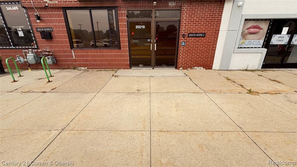 20219 Carlysle Street, Dearborn, MI 48124