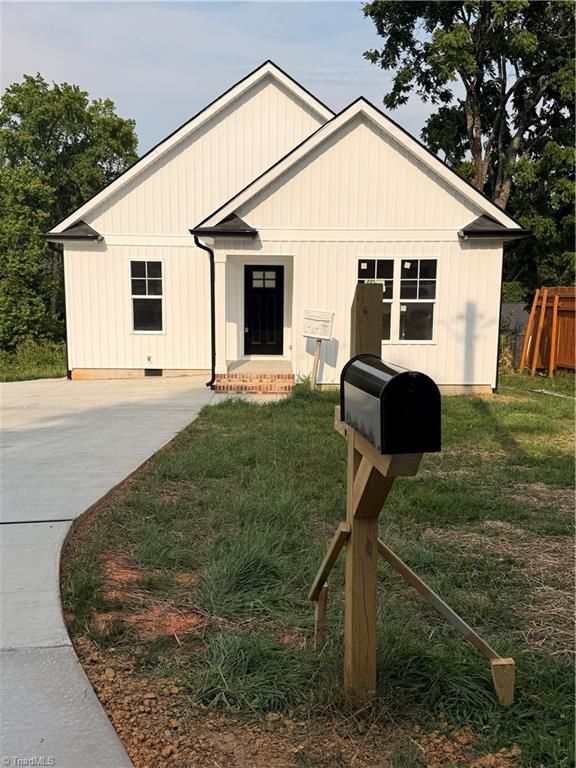 1313 Kearns Alley, High Point, NC 27260