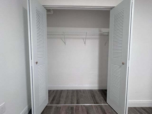 19455 NE 10 Avenue 5-523, North Miami Beach, FL 33179