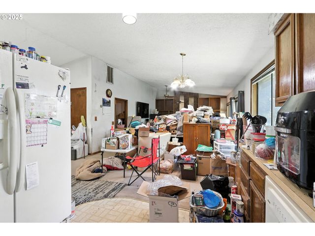 1549 Sw 13TH Cir, Troutdale, OR 97060