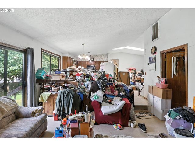 1549 Sw 13TH Cir, Troutdale, OR 97060