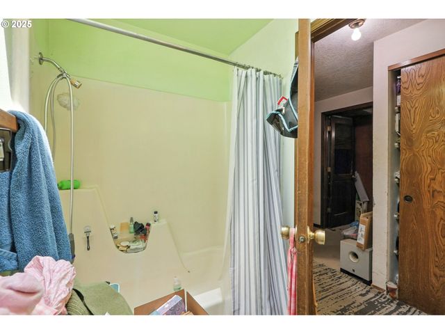 1549 Sw 13TH Cir, Troutdale, OR 97060