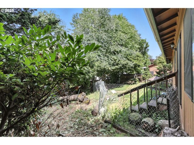 1549 Sw 13TH Cir, Troutdale, OR 97060