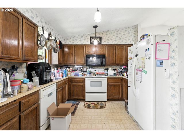 1549 Sw 13TH Cir, Troutdale, OR 97060