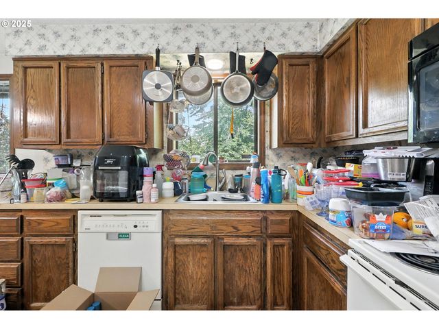 1549 Sw 13TH Cir, Troutdale, OR 97060