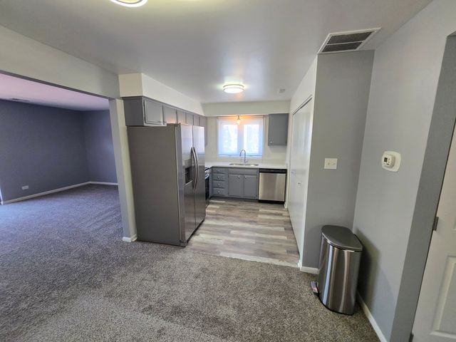 643 N Carroll Parkway 210B, Glenwood, IL 60425