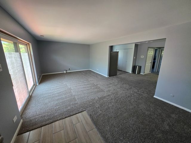 643 N Carroll Parkway 210B, Glenwood, IL 60425