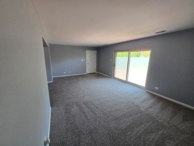 643 N Carroll Parkway 210B, Glenwood, IL 60425
