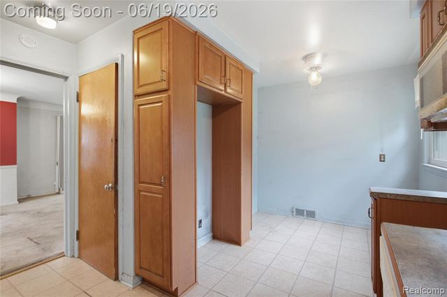 14154 Marion, Redford, MI 48239