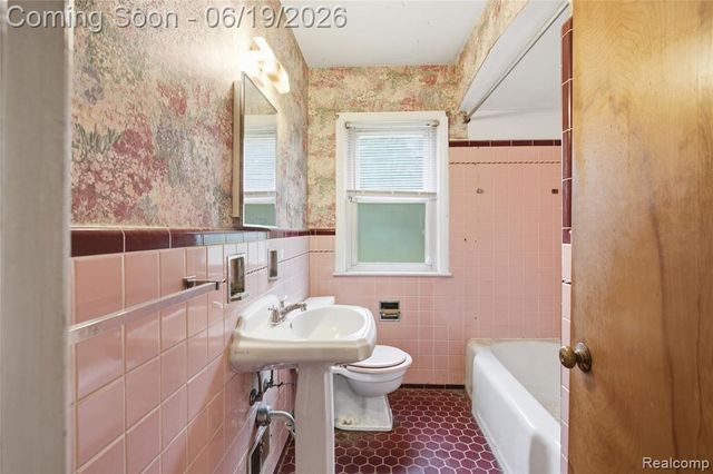 14154 Marion, Redford, MI 48239