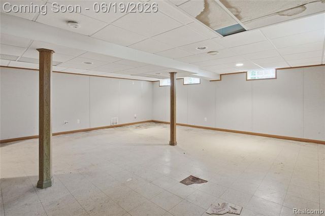 14154 Marion, Redford, MI 48239