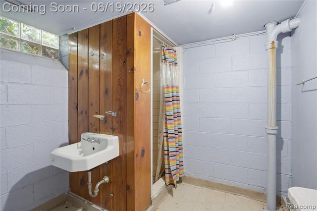 14154 Marion, Redford, MI 48239