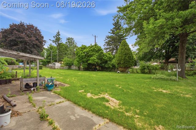 14154 Marion, Redford, MI 48239