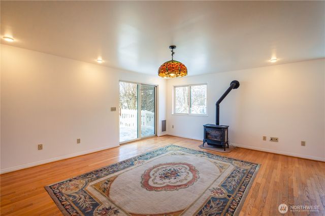 100 N B Street, Roslyn, WA 98941