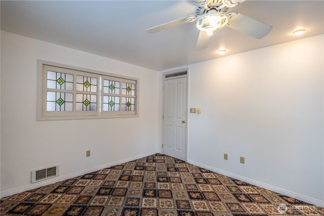 100 N B Street, Roslyn, WA 98941