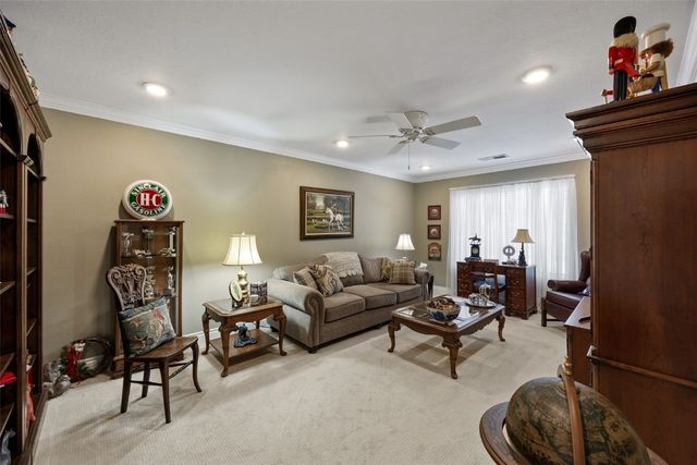 2135 1st Avenue SE 115, Cedar Rapids, IA 52402