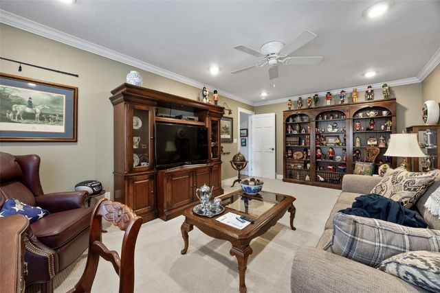 2135 1st Avenue SE 115, Cedar Rapids, IA 52402