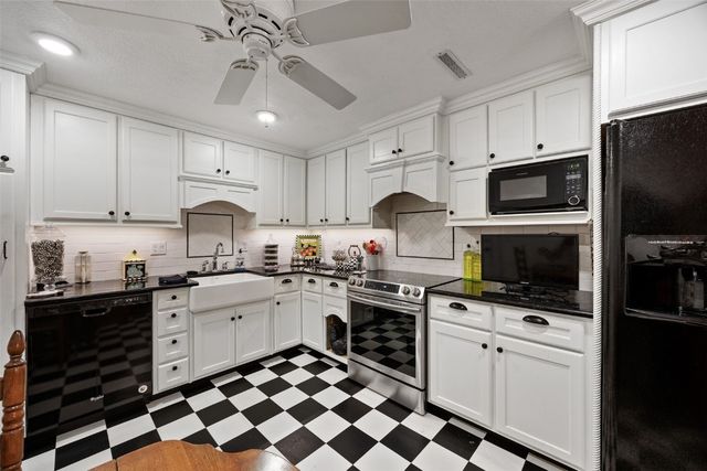 2135 1st Avenue SE 115, Cedar Rapids, IA 52402