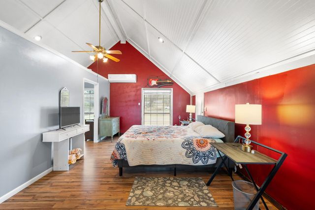 132 Blue Bird LN, Tow, TX 78657