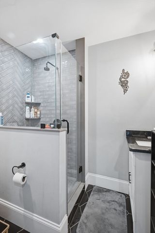 16 Cloutman St 2, Salem, MA 01970